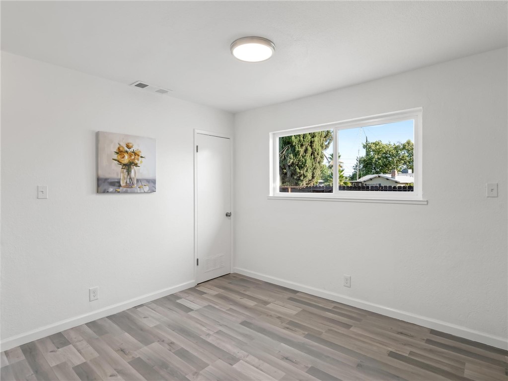 1028 W Holland Ave, Fresno, CA 93705