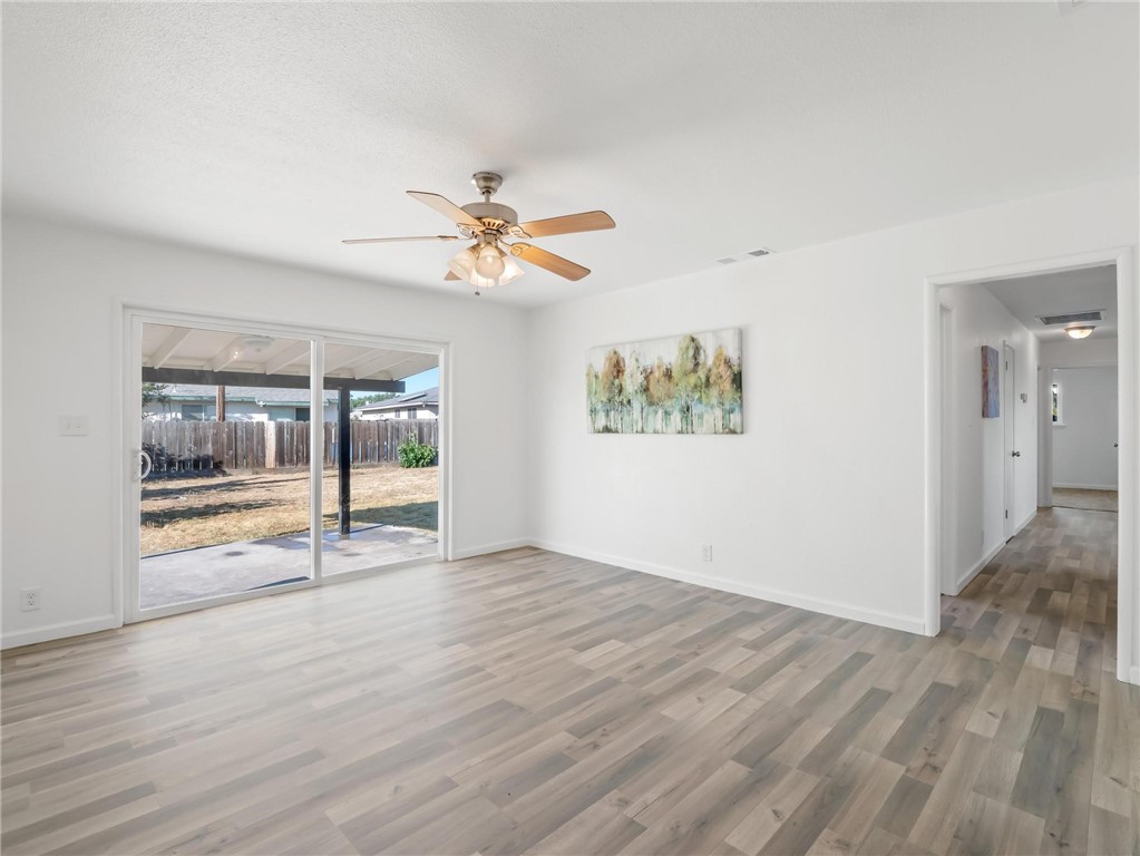 1028 W Holland Ave, Fresno, CA 93705