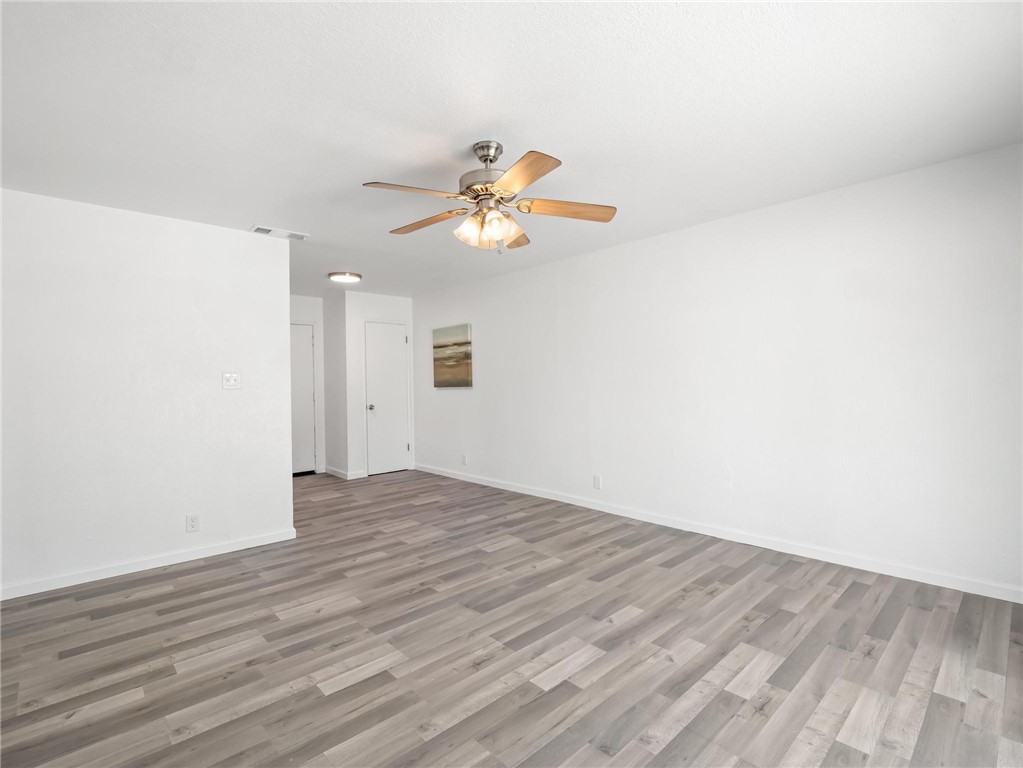 1028 W Holland Ave, Fresno, CA 93705