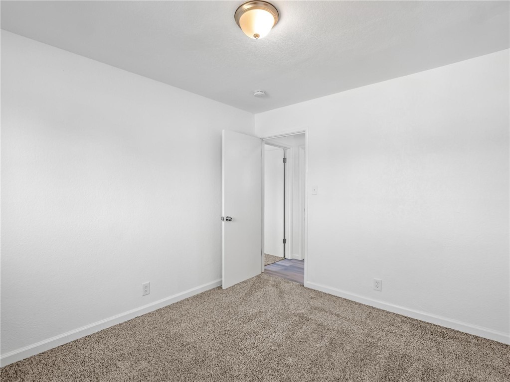 1028 W Holland Ave, Fresno, CA 93705