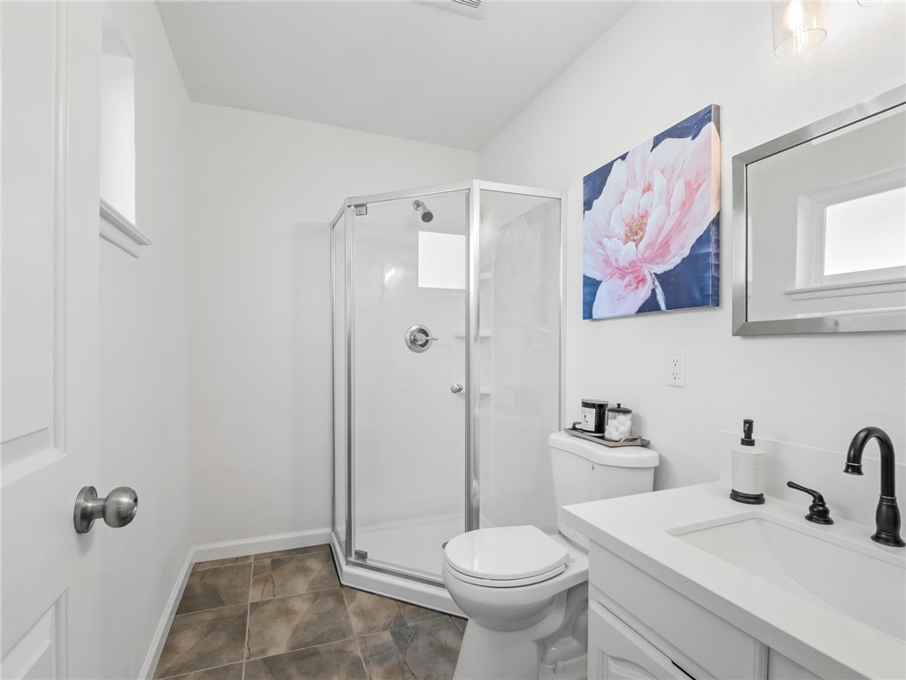 1028 W Holland Ave, Fresno, CA 93705