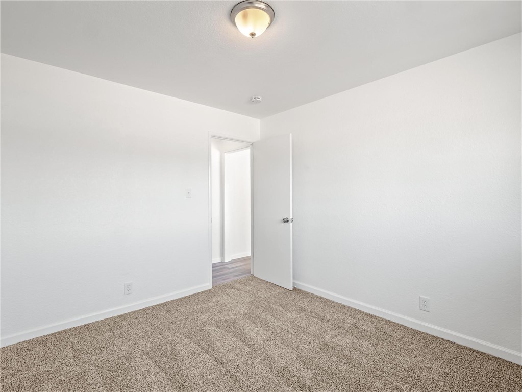 1028 W Holland Ave, Fresno, CA 93705