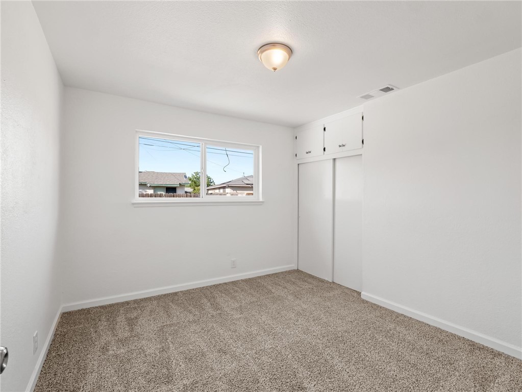 1028 W Holland Ave, Fresno, CA 93705