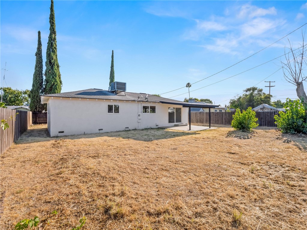 1028 W Holland Ave, Fresno, CA 93705