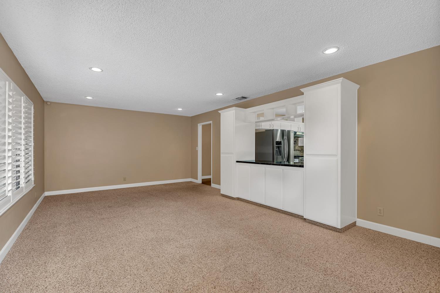6067 N Teilman Ave, Fresno, CA 93711
