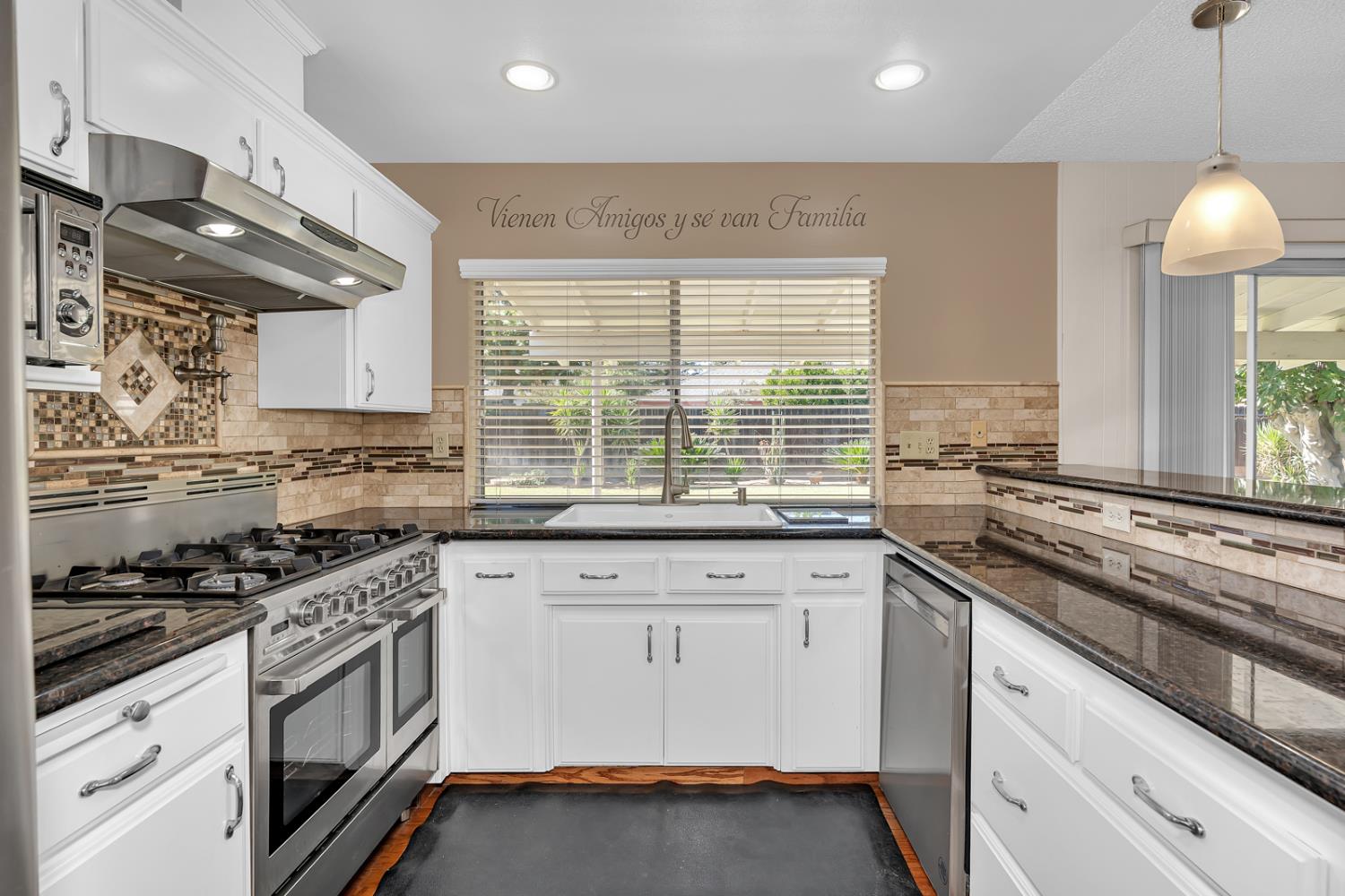 6067 N Teilman Ave, Fresno, CA 93711