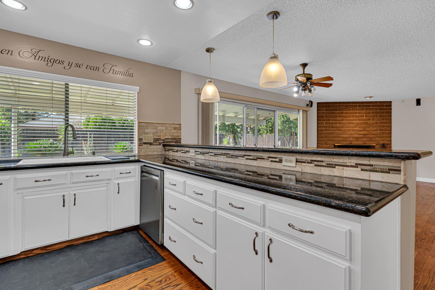 6067 N Teilman Ave, Fresno, CA 93711