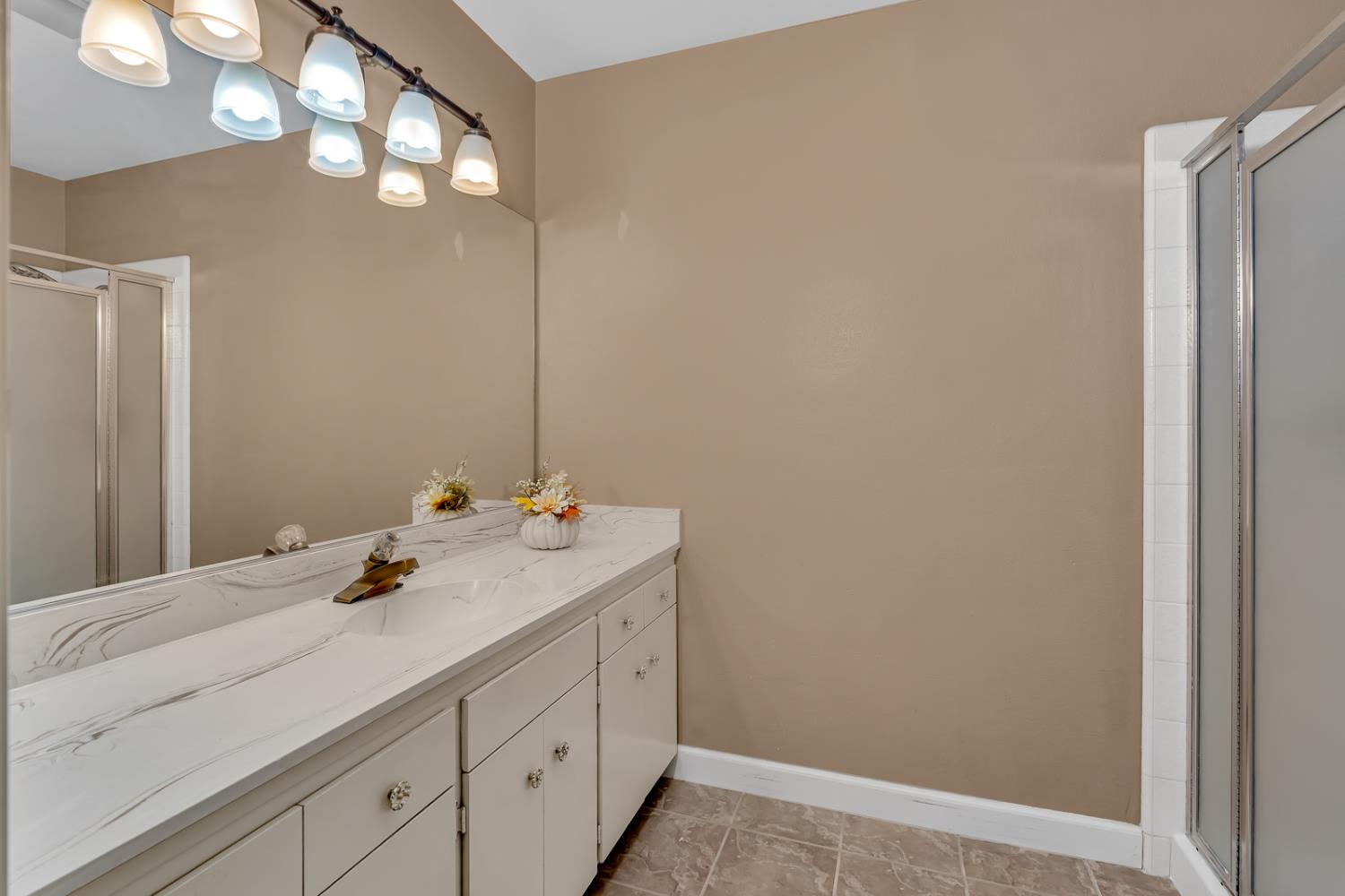 6067 N Teilman Ave, Fresno, CA 93711