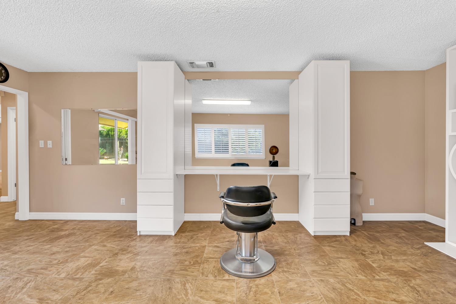 6067 N Teilman Ave, Fresno, CA 93711