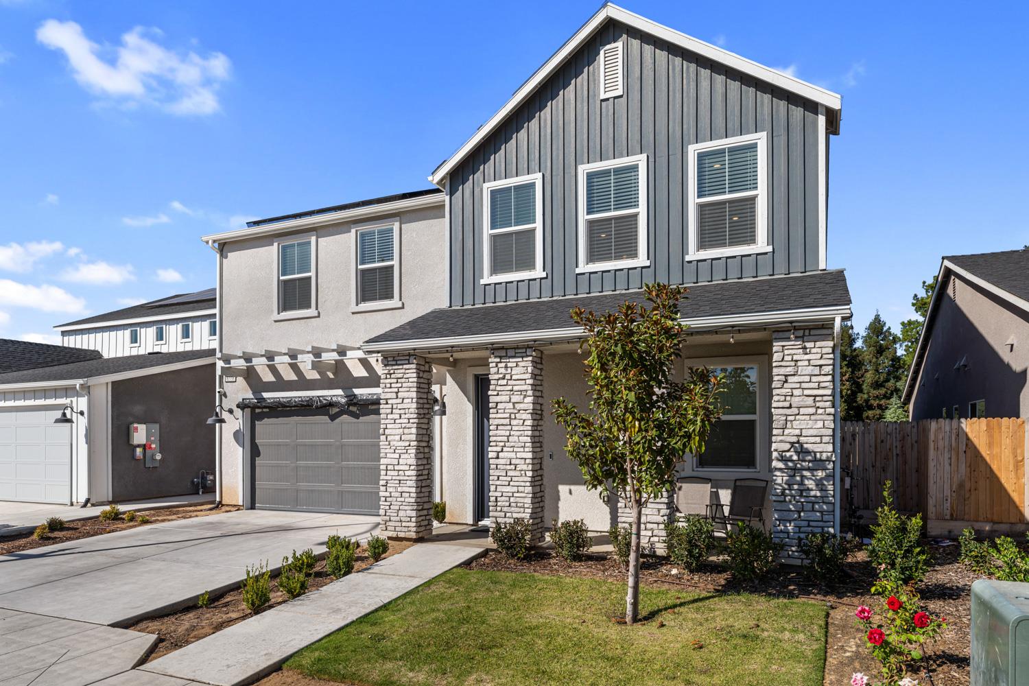 6338 E Ramona Way, Fresno, CA 93727