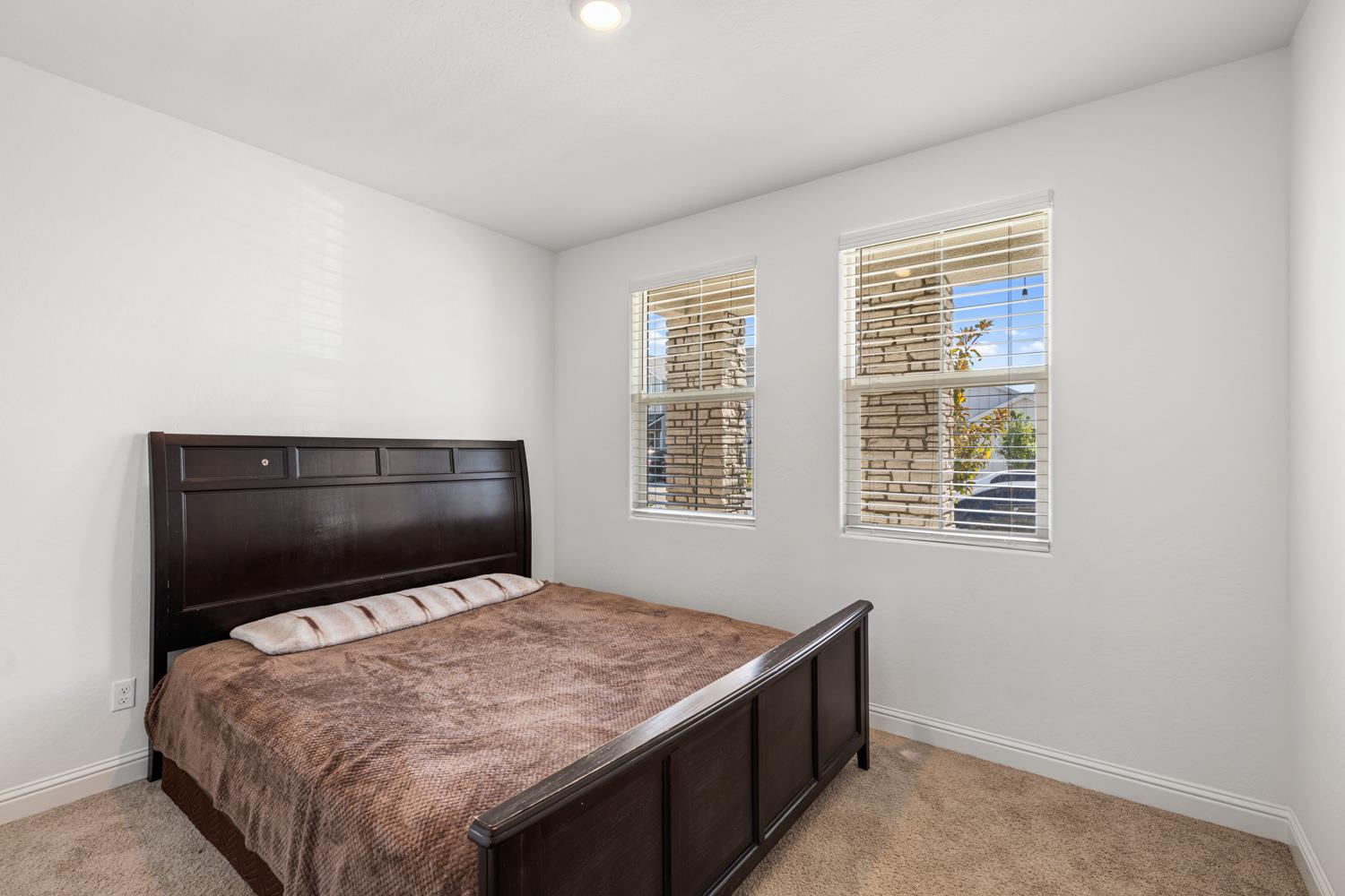 6338 E Ramona Way, Fresno, CA 93727