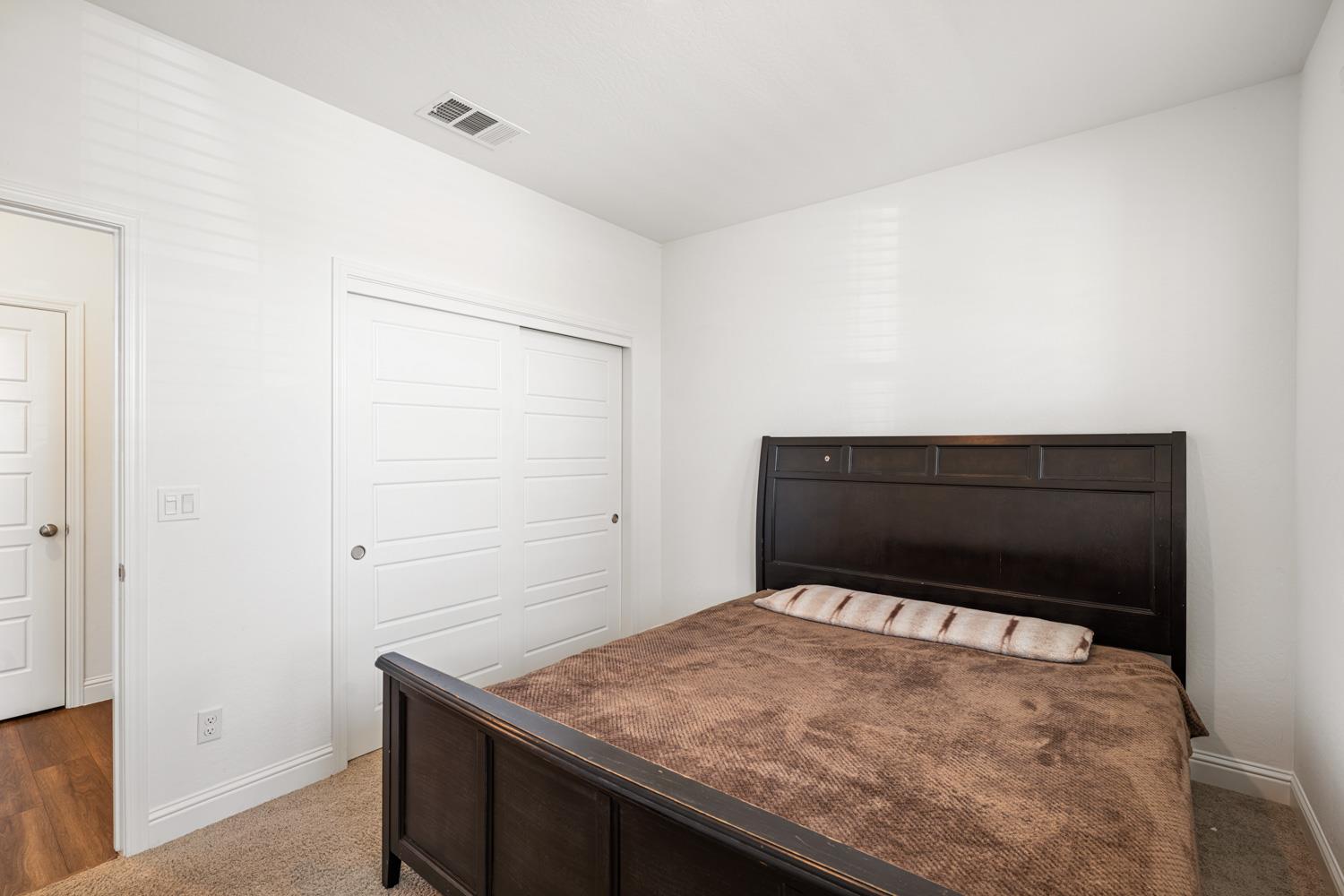 6338 E Ramona Way, Fresno, CA 93727