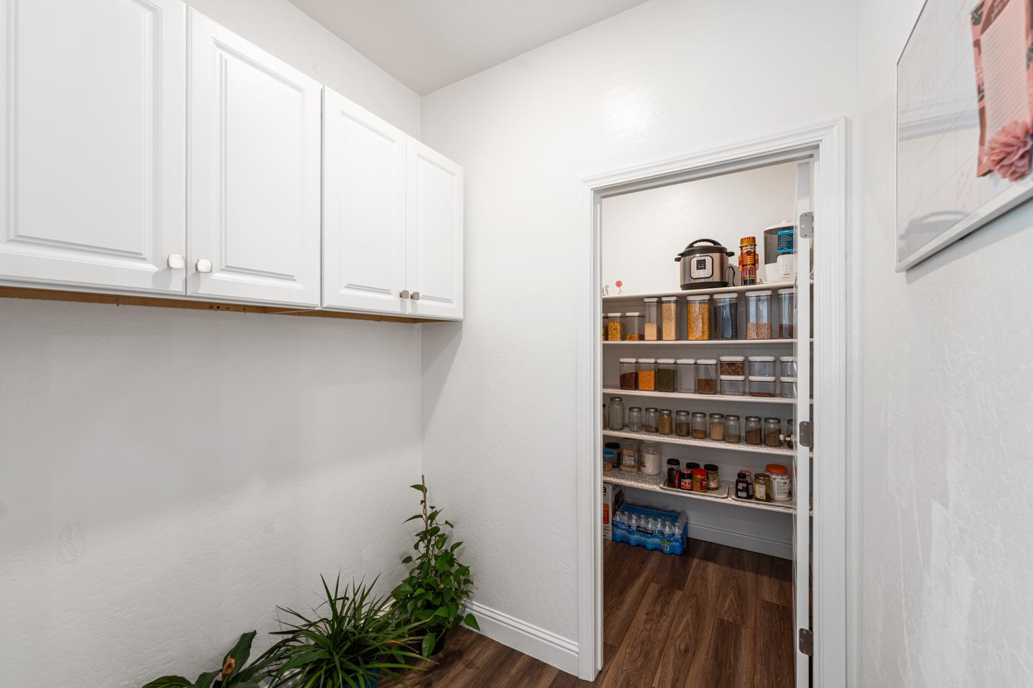 6338 E Ramona Way, Fresno, CA 93727