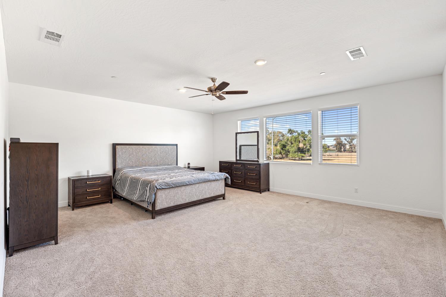 6338 E Ramona Way, Fresno, CA 93727