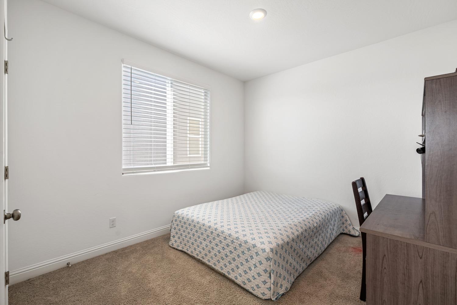 6338 E Ramona Way, Fresno, CA 93727