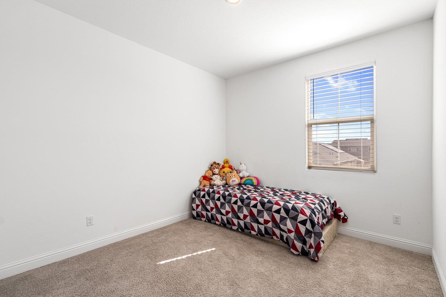 6338 E Ramona Way, Fresno, CA 93727