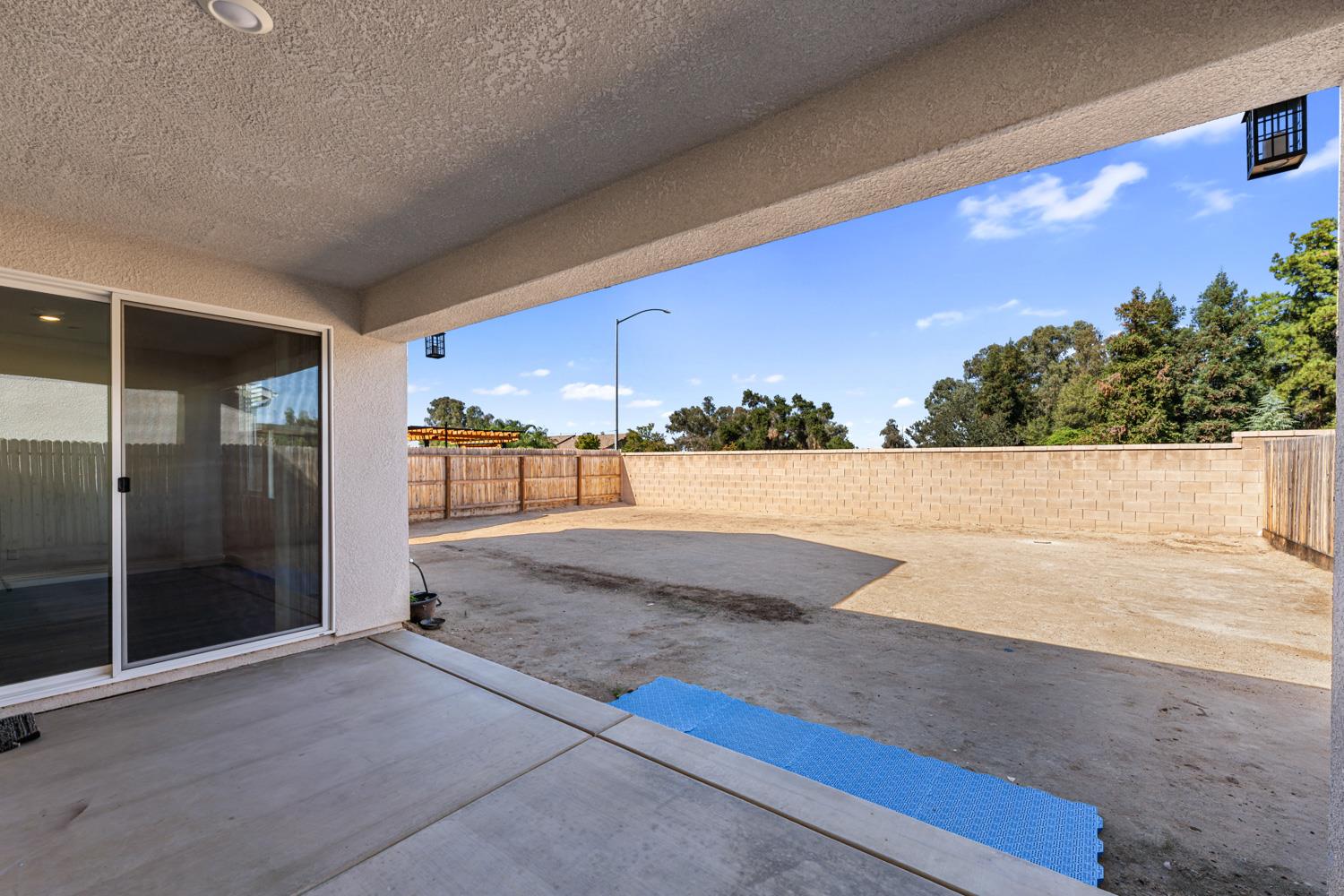 6338 E Ramona Way, Fresno, CA 93727