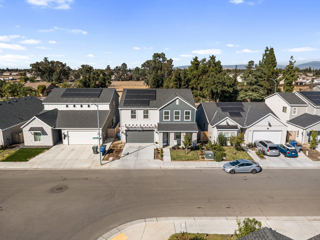 6338 E Ramona Way, Fresno, CA 93727