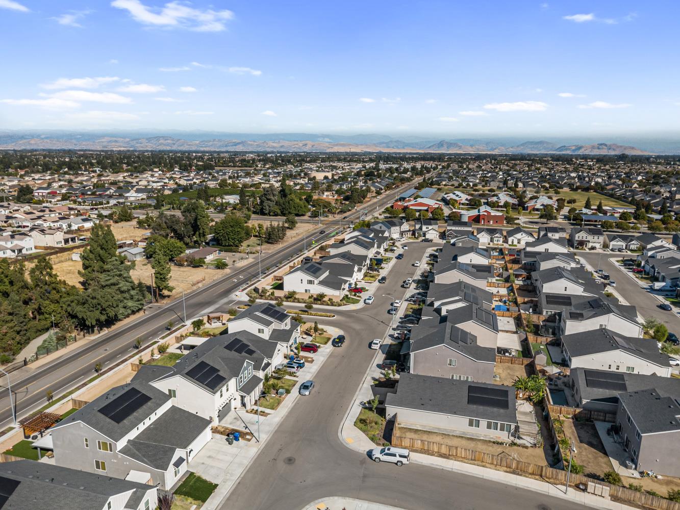 6338 E Ramona Way, Fresno, CA 93727