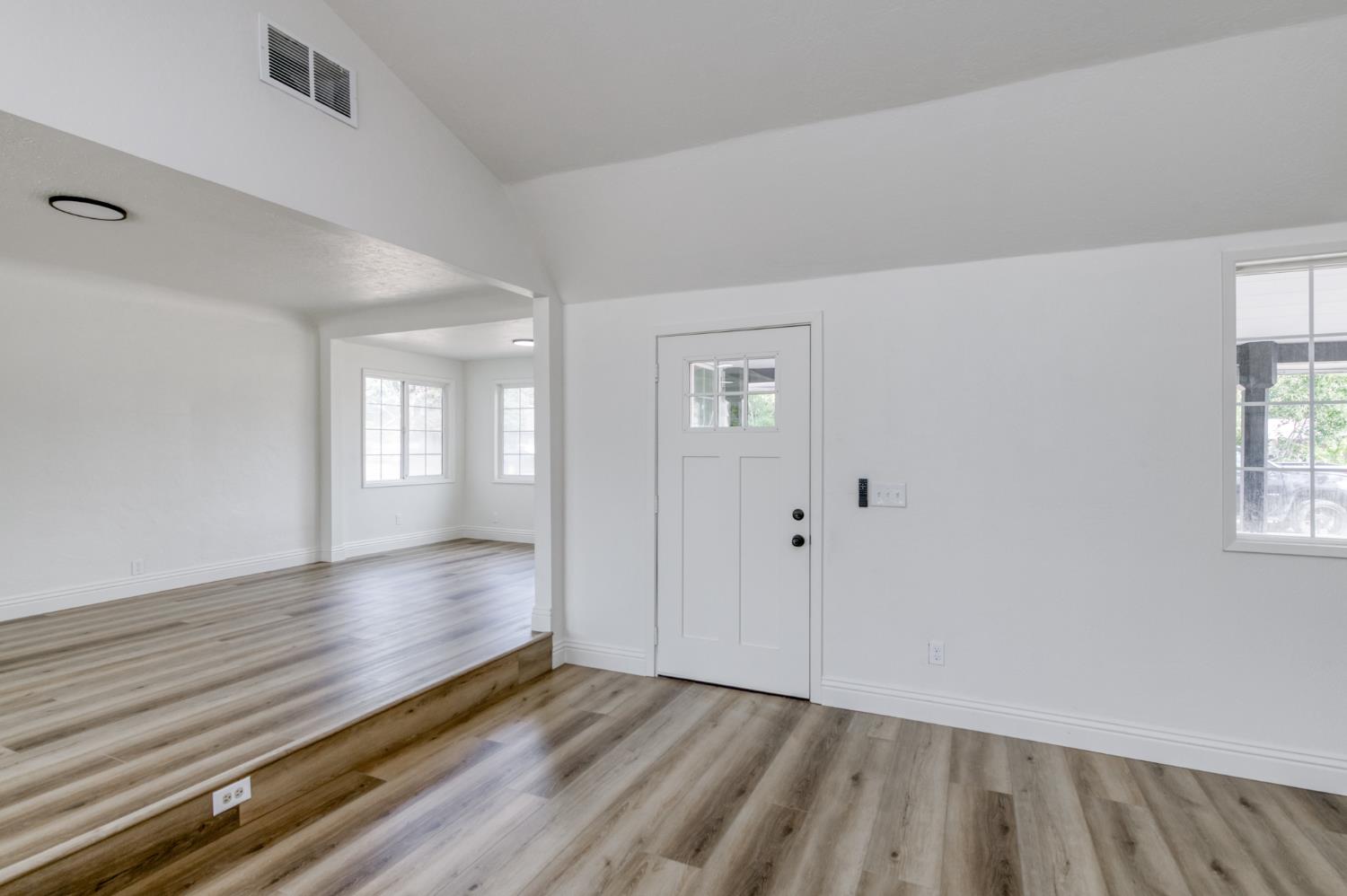 5588 E National Ave, Fresno, CA 93727
