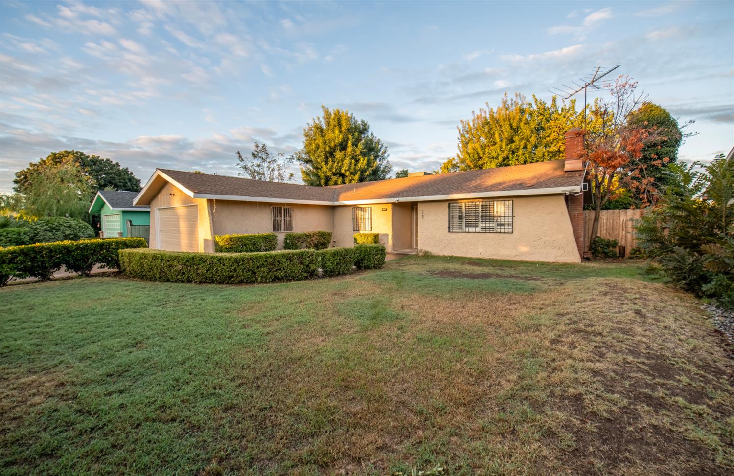225 N Sylmar Ave, Fresno, CA 93727