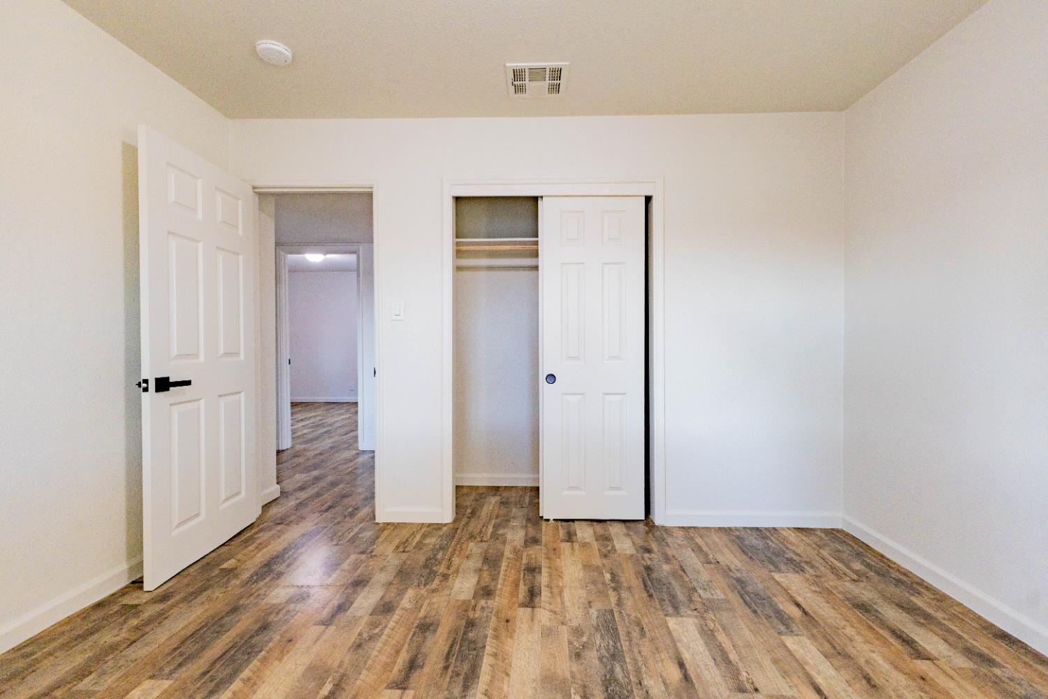 1218 W Fountain Way, Fresno, CA 93705