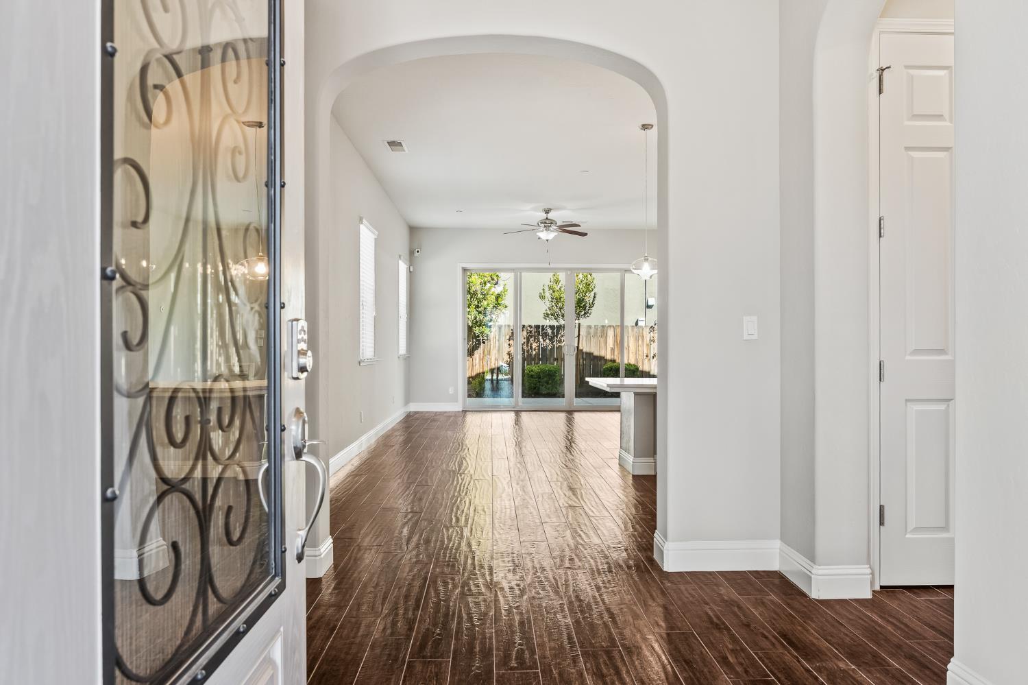 1836 E Bella Rosa Ave, Fresno, CA 93730