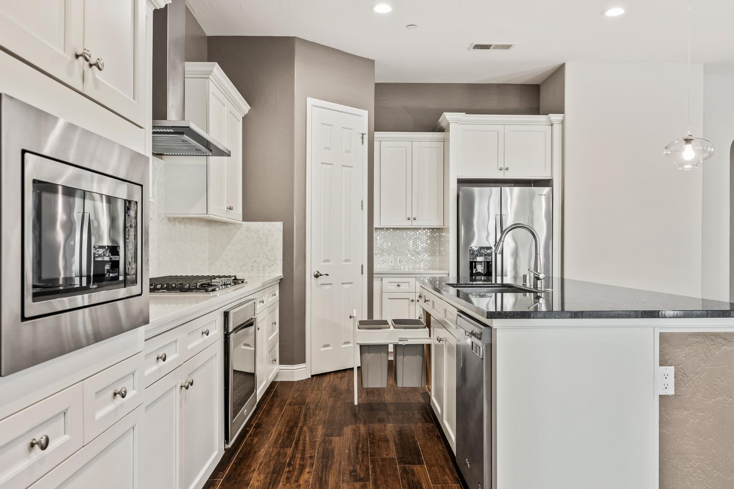 1836 E Bella Rosa Ave, Fresno, CA 93730