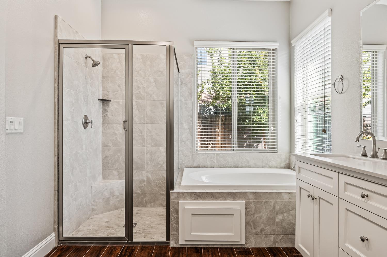 1836 E Bella Rosa Ave, Fresno, CA 93730