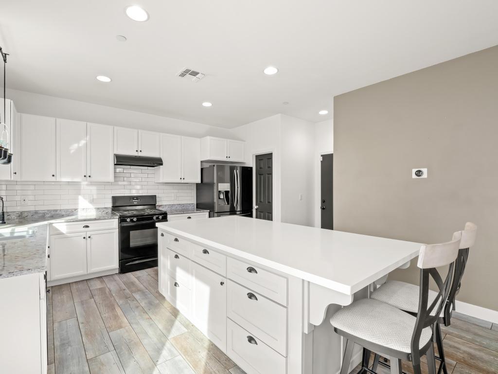 5774 E Beck Ave, Fresno, CA 93727