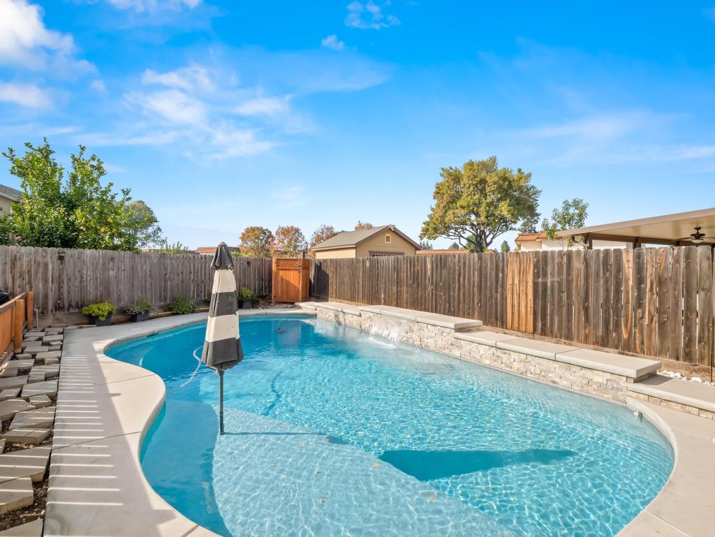 5774 E Beck Ave, Fresno, CA 93727