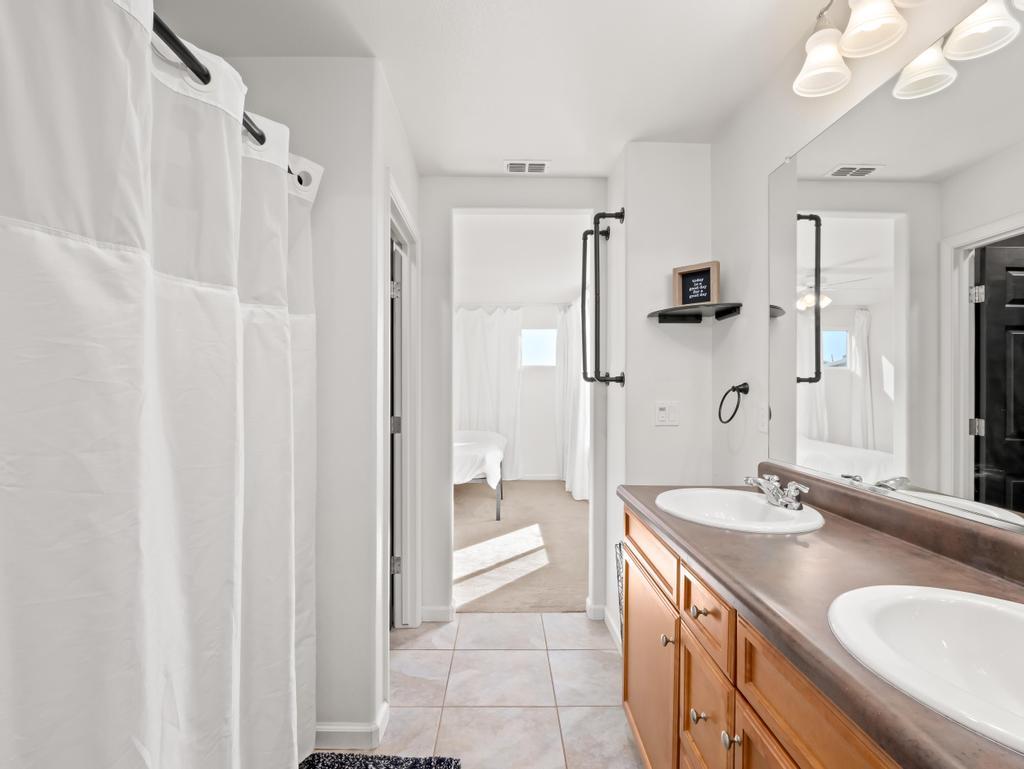 5774 E Beck Ave, Fresno, CA 93727