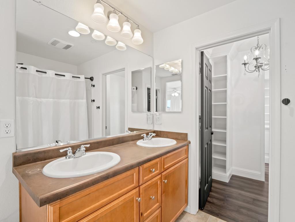 5774 E Beck Ave, Fresno, CA 93727