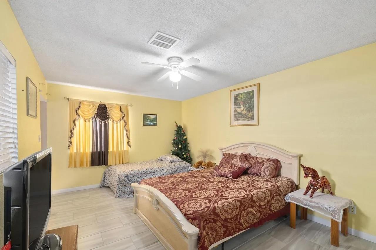 2780 N Marty, Fresno, CA 93722