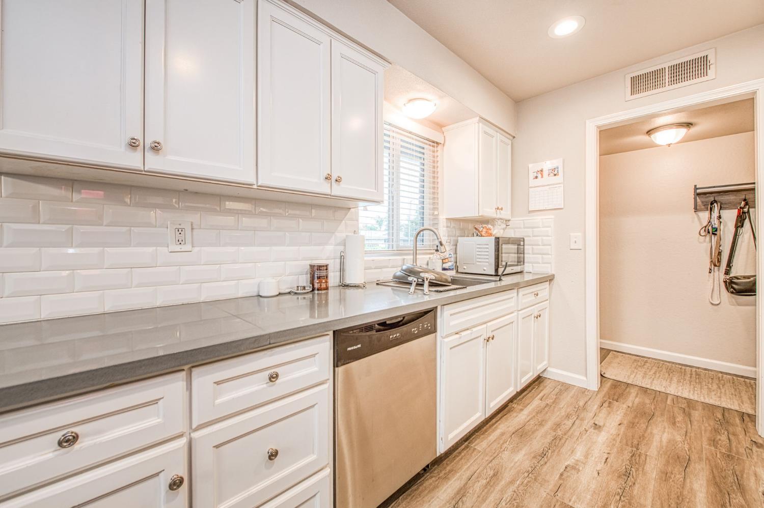 3362 W Celeste Ave, Fresno, CA 93711