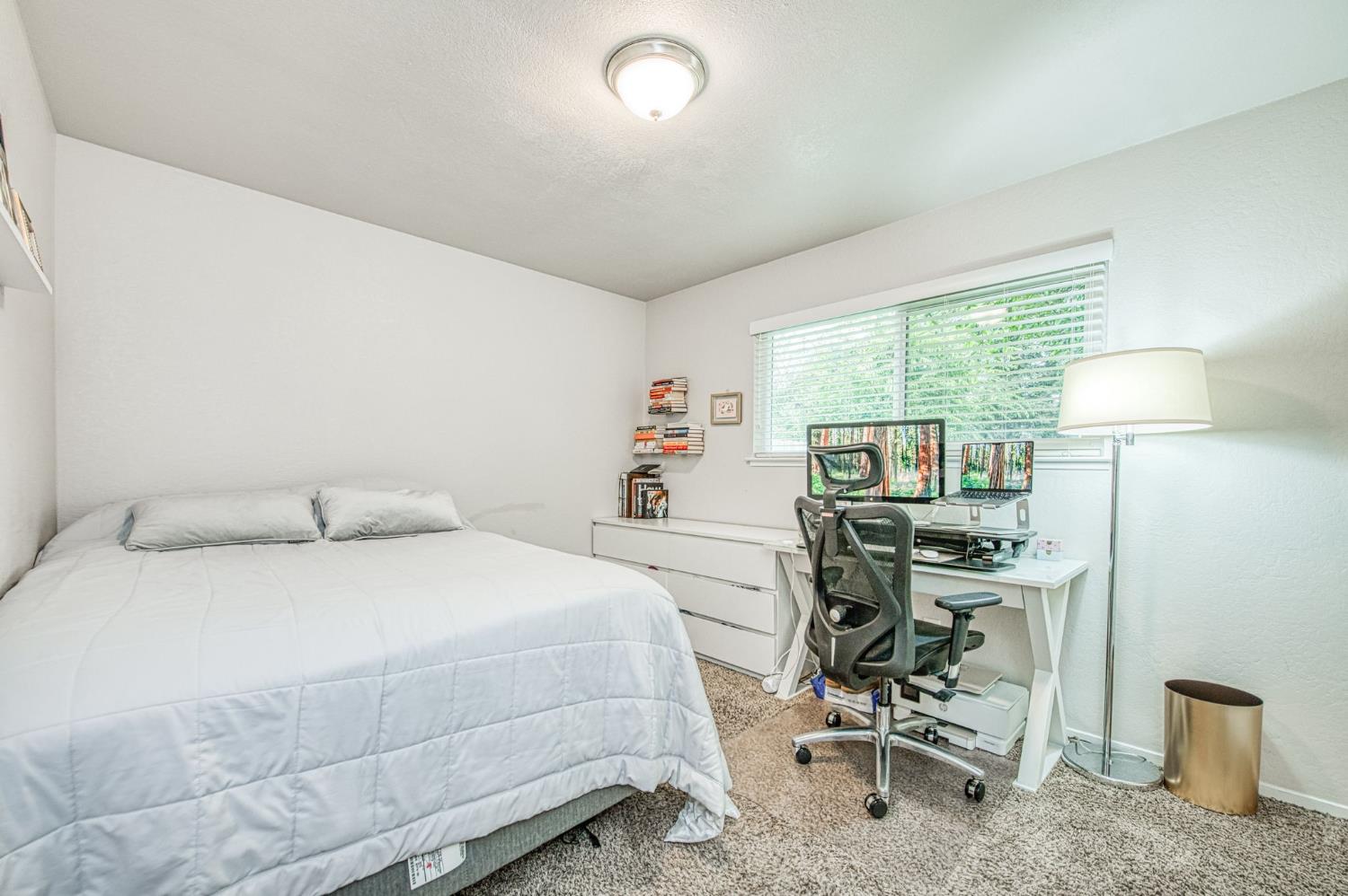 3362 W Celeste Ave, Fresno, CA 93711